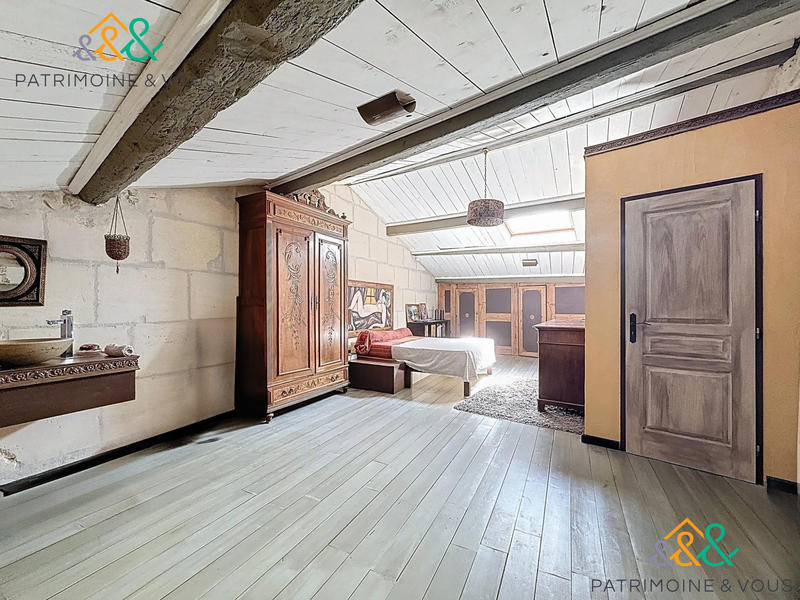 Maison - 210 m² - 6 pièces