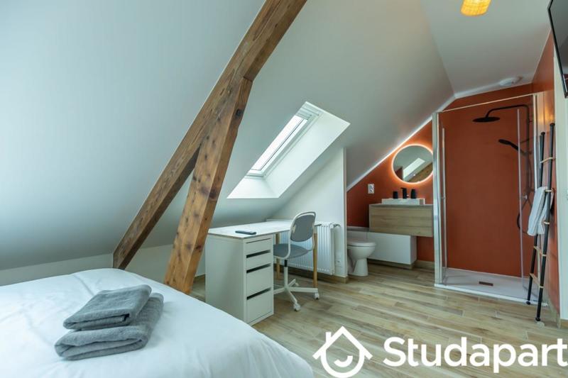 Chambre - 10 m² - 1 pièce