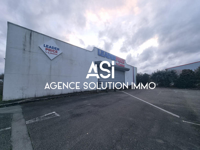 Local commercial - 1 104 m²