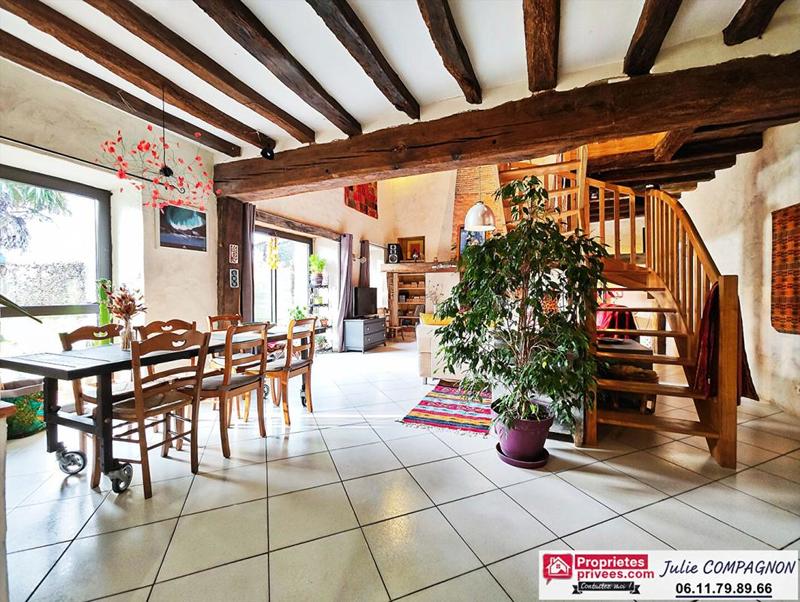Maison - 243 m² - 7 pièces