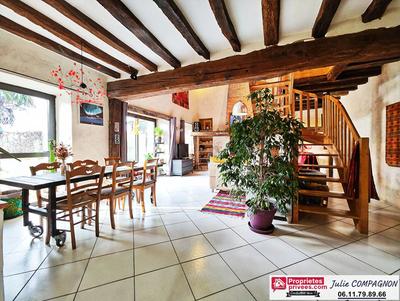 Maison - 243 m² - 7 pièces