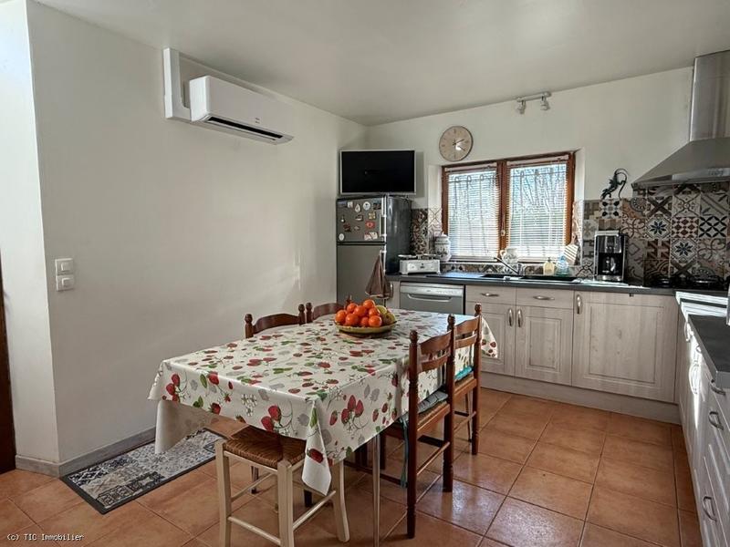 Propriété - 220 m² - 10 pièces