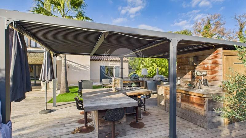 Maison - 177 m² - 5 pièces