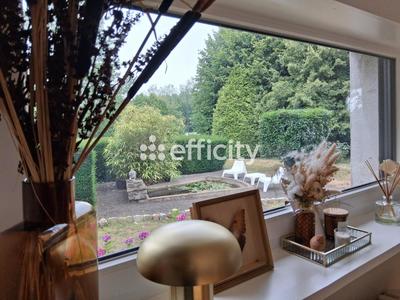 Maison - 208 m² - 10 pièces