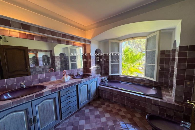 Villa - 340 m² - 10 pièces