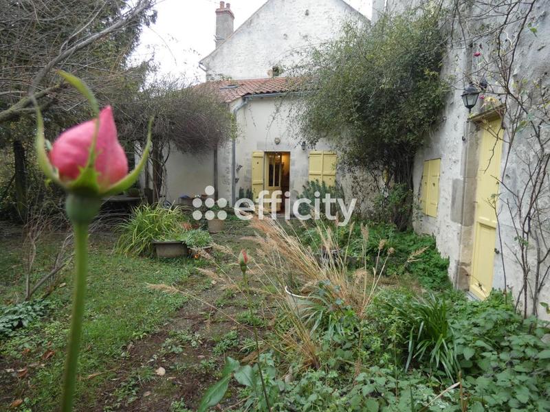 Maison - 307 m² - 10 pièces