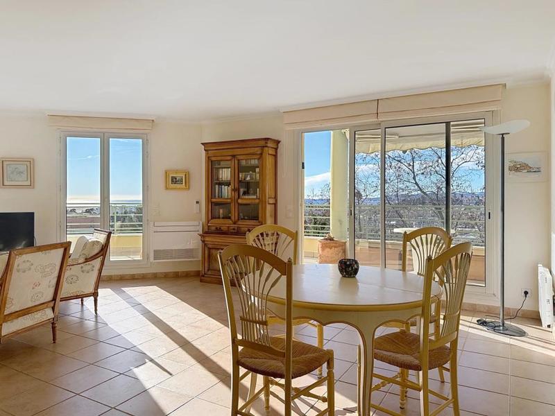 Appartement - 82 m² - 3 pièces