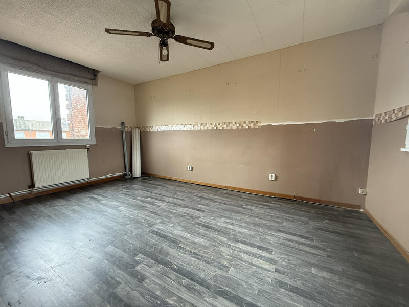 Maison - 90 m² - 5 pièces