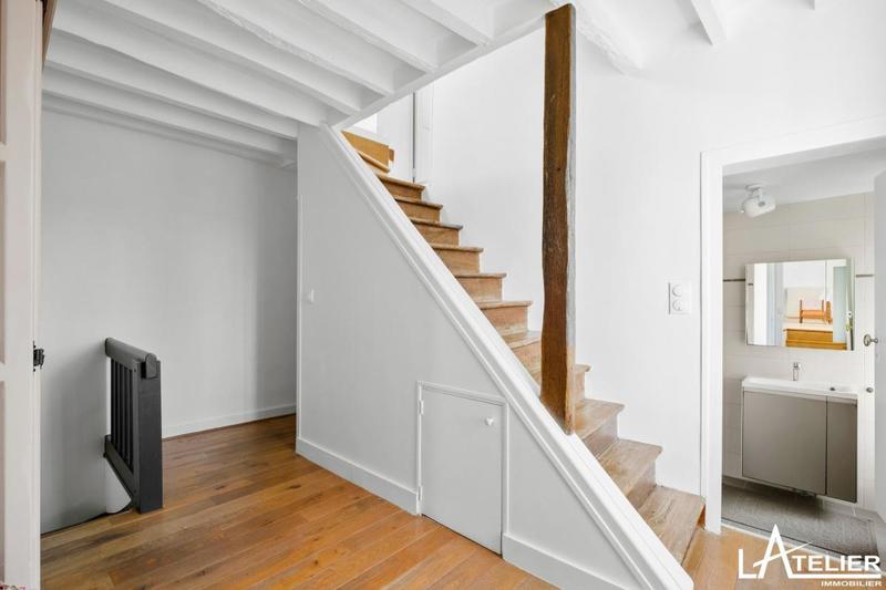 Maison - 258 m² - 10 pièces