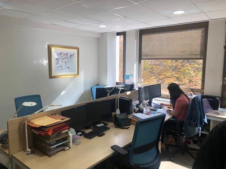 Local d'activités - 218 m²