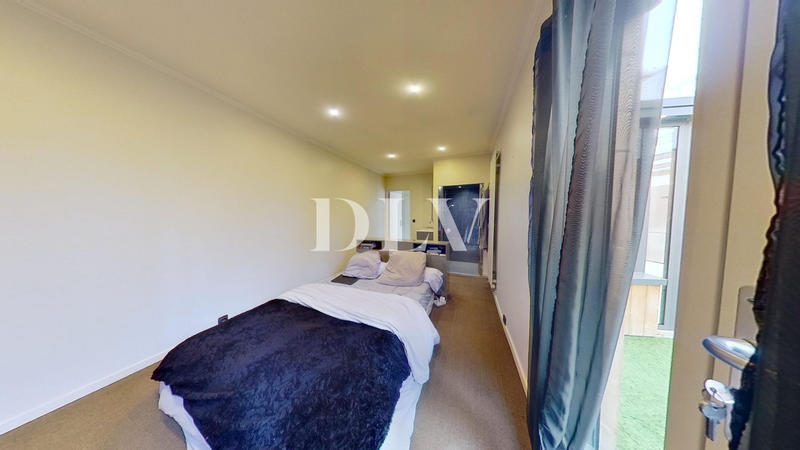 Appartement - 183 m² - 6 pièces