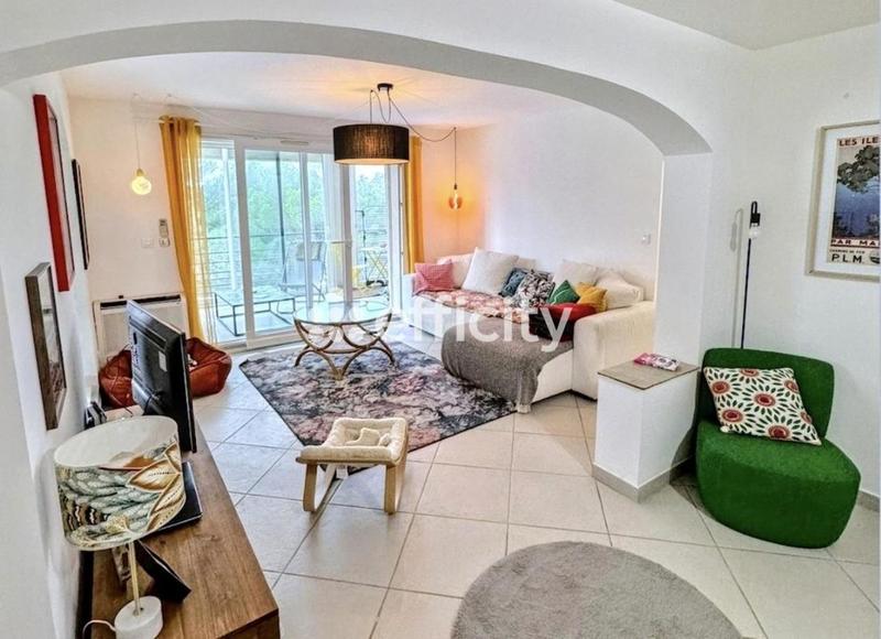 Maison - 90 m² - 3 pièces