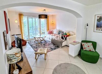 Maison - 90 m² - 3 pièces