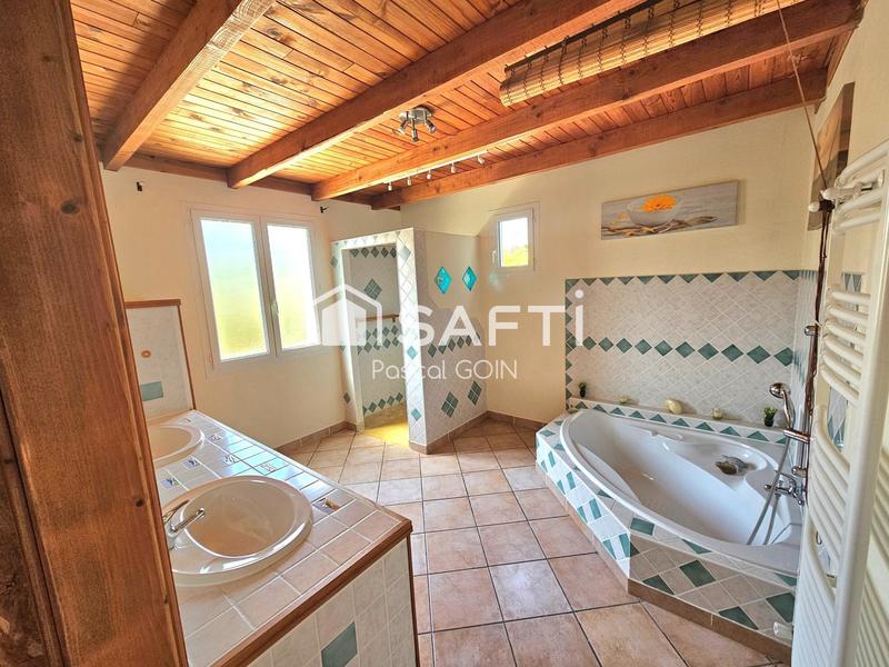 Maison - 245 m² - 7 pièces