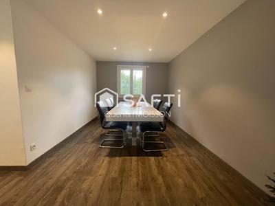 Maison - 216 m² - 6 pièces