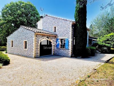 Maison - 185 m² - 9 pièces