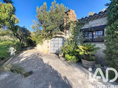 Maison - 97 m² - 5 pièces