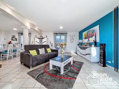 Maison traditionnelle - 164 m² - 6 pièces