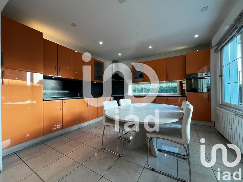 Maison - 215 m² - 7 pièces