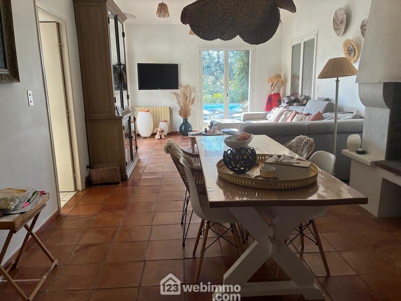 Maison - 163 m² - 8 pièces