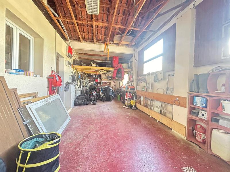 Maison - 300 m² - 9 pièces