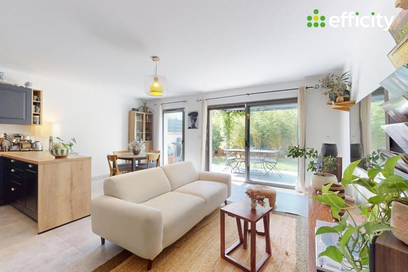 Maison - 96 m² - 4 pièces