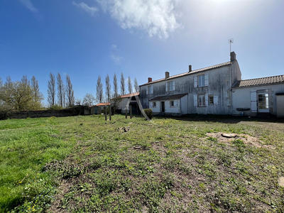 Maison - 250 m² - 9 pièces