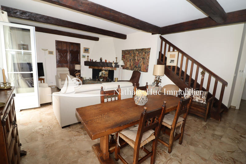 Villa - 216 m² - 6 pièces