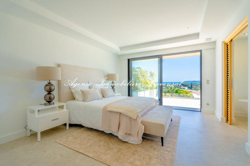 Villa - 370 m² - 6 pièces