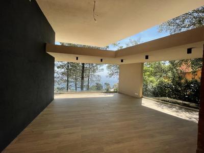 Villa - 1 475 m² - 9 pièces