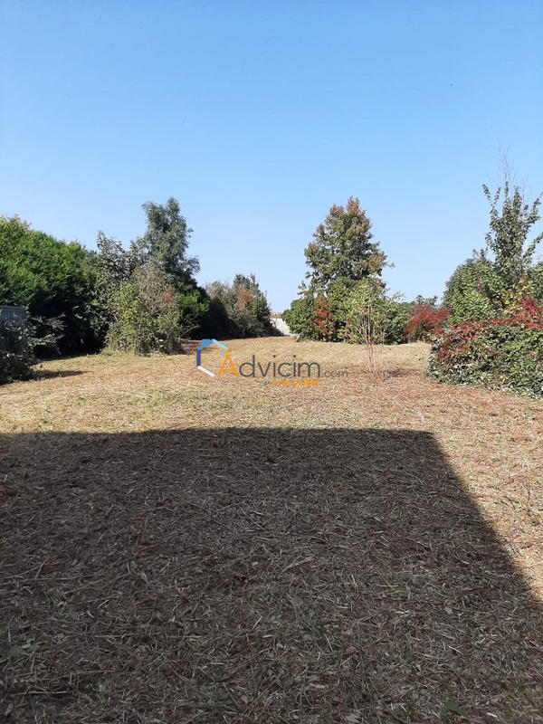 Terrain - 1 121 m²