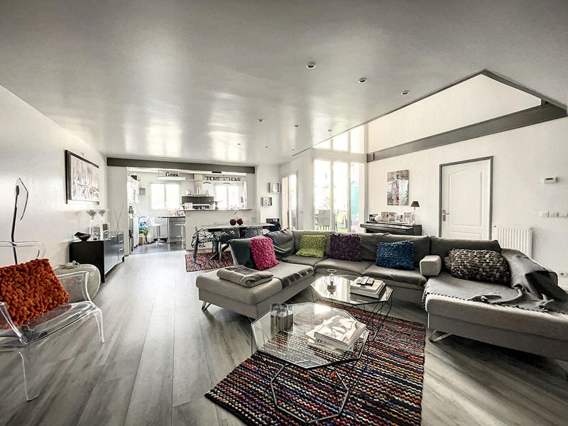 Appartement - 134 m² - 6 pièces