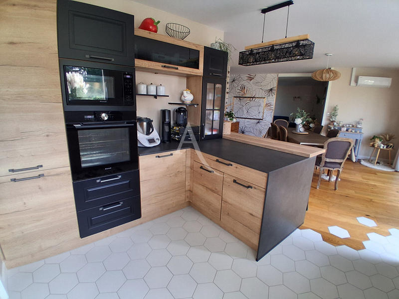 Maison - 135 m² - 6 pièces