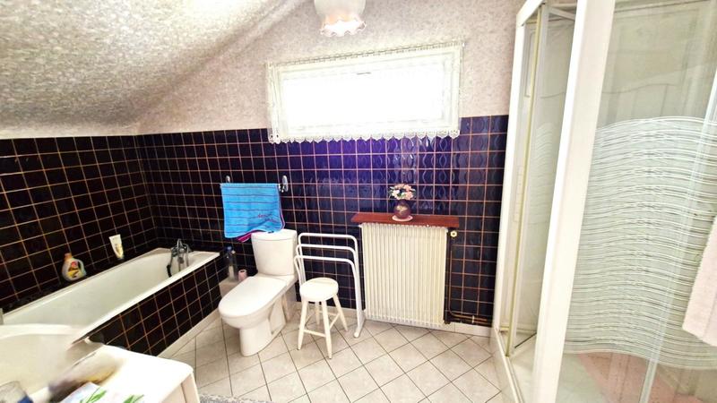 Maison traditionnelle - 98 m² - 5 pièces