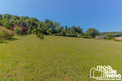 Terrain - 1 800 m²