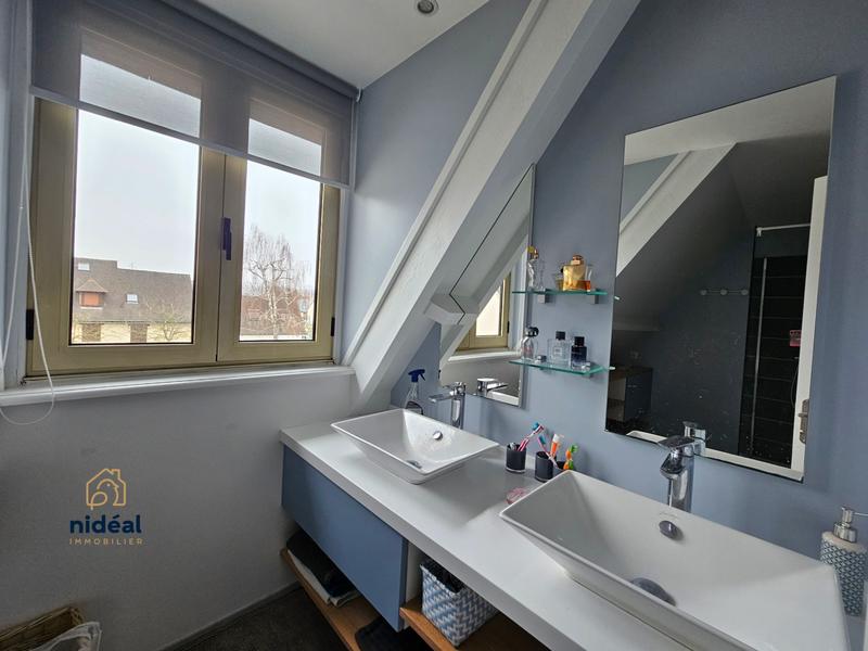 Maison - 201 m² - 7 pièces