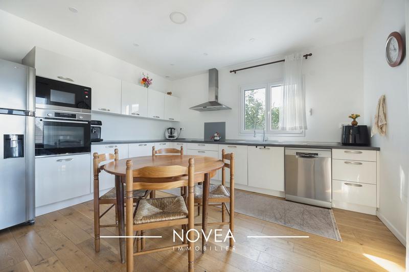 Maison contemporaine - 177 m² - 6 pièces