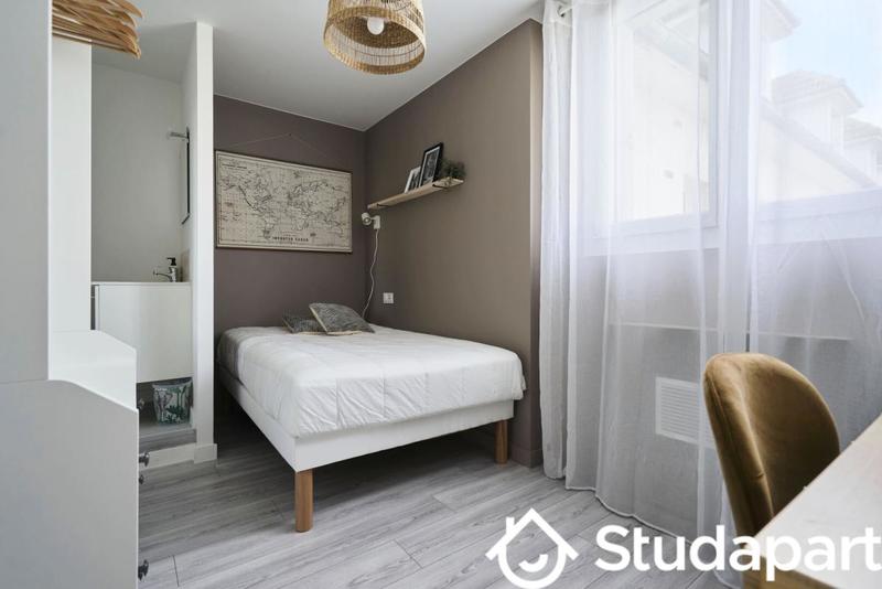 Chambre - 10 m² - 1 pièce