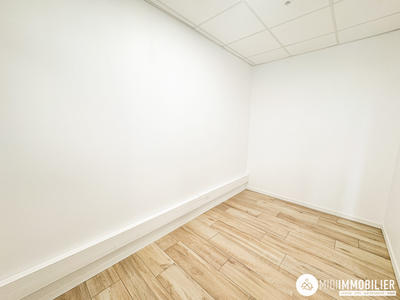 Local commercial - 89 m² - 4 pièces