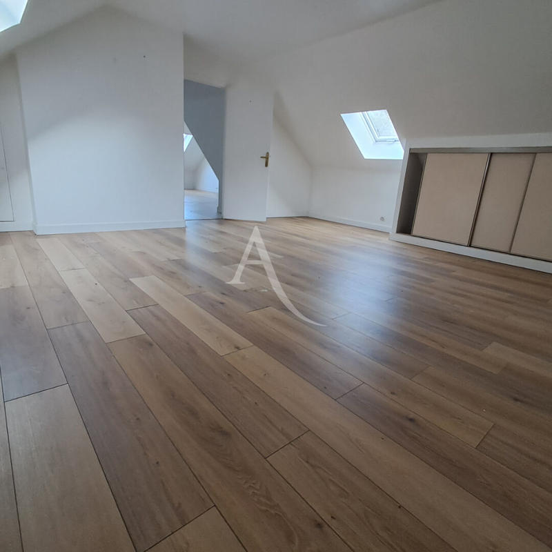 Maison - 350 m² - 8 pièces