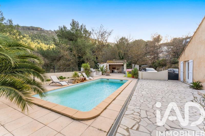 Maison - 95 m² - 4 pièces