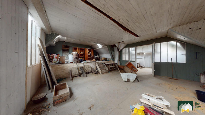 Maison - 247 m² - 8 pièces