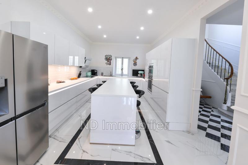 Appartement - 382 m² - 10 pièces