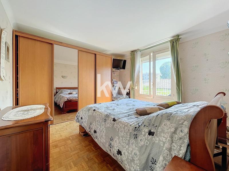 Pavillon - 136 m² - 6 pièces