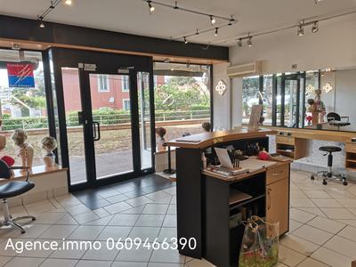 Fonds de commerce - Local commercial - 120 m²