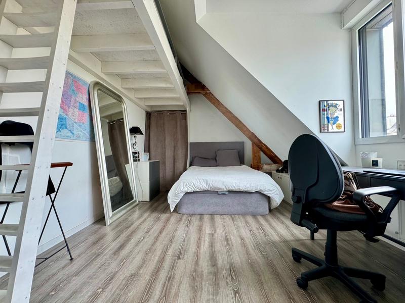 Maison - 168 m² - 9 pièces