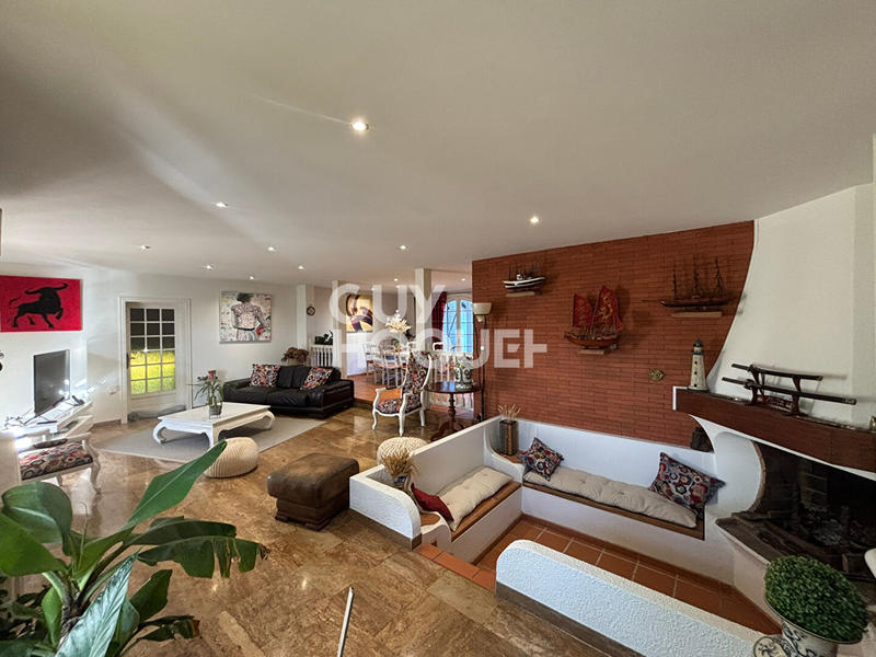 Maison - 169 m² - 5 pièces