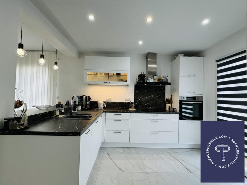 Maison - 99 m² - 4 pièces