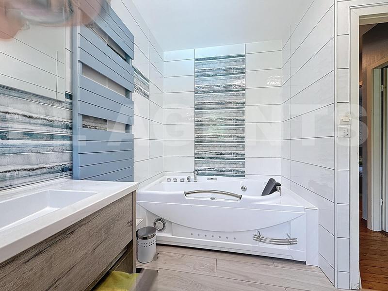 Maison contemporaine - 153 m² - 10 pièces