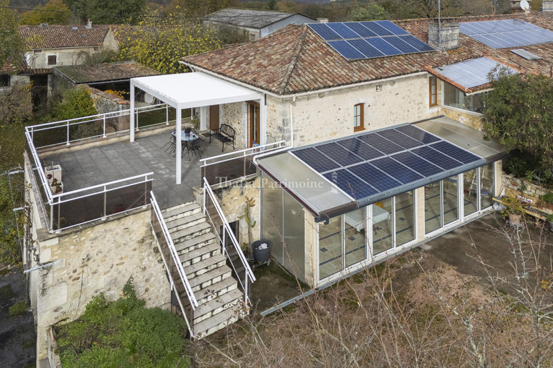 Propriété - 240 m² - 12 pièces